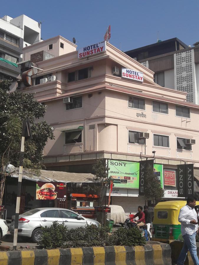 Hotel Sunstay Ahmedabad Bagian luar foto