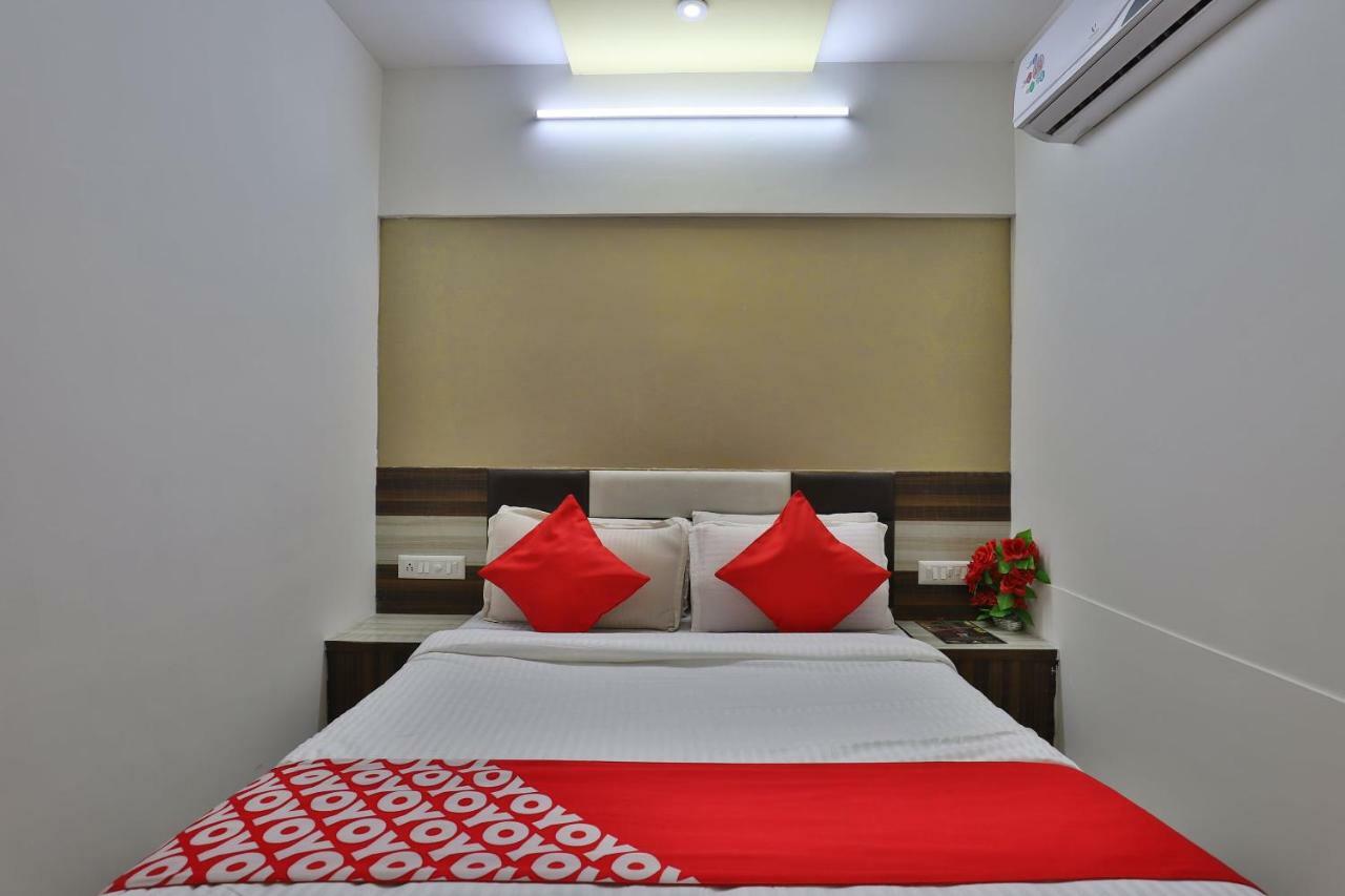 Hotel Sunstay Ahmedabad Bagian luar foto